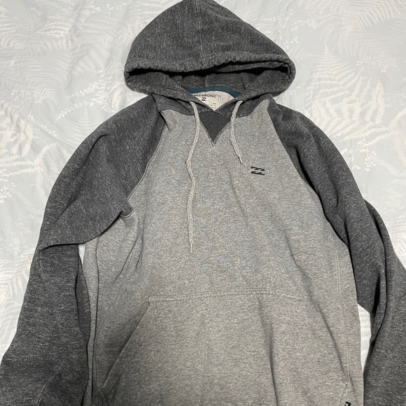Billabong sweater - Picture 1 of 2